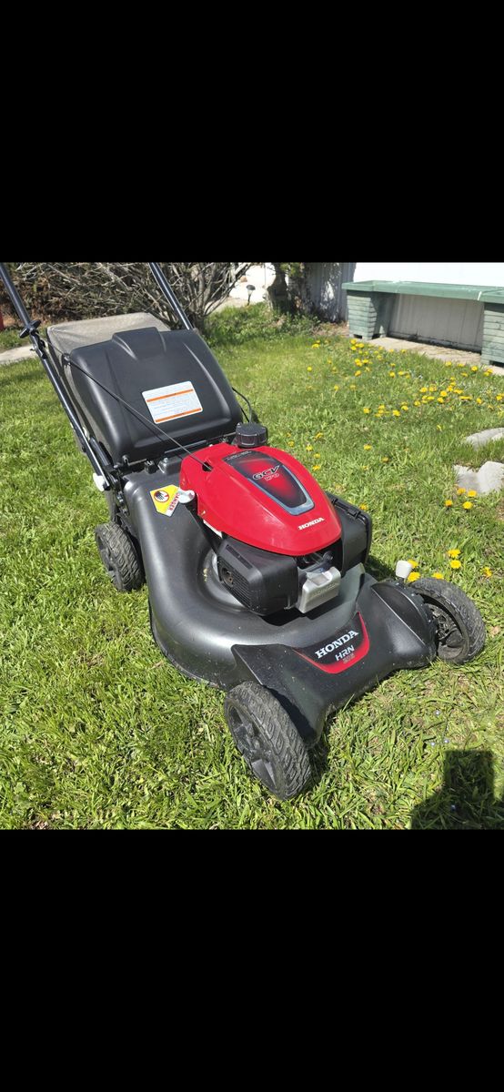 Honda HRN 216 Self Propelled Lawn Mower