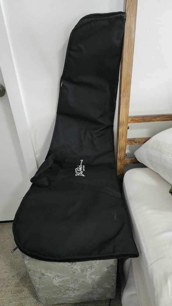 Main image 6