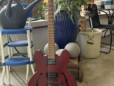 Epiphone Dot Studio, Semi-Hollow body, Electric 6 String $290