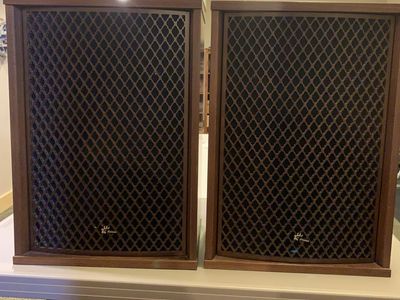 Sansui SP3500 solid walnut floor speakers