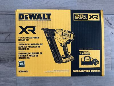 DEWALT 20V MAX XR 15 GA Angled Finish Nailer Kit (DCN650D1)