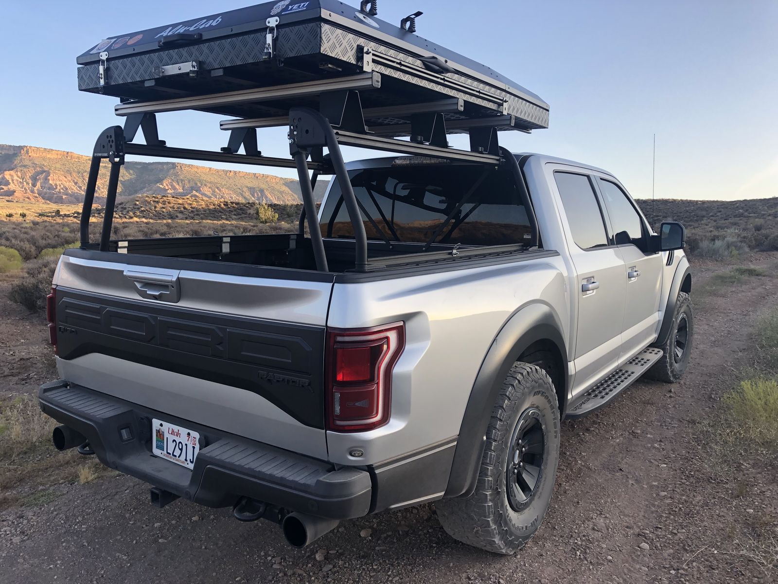 Alu-Cab rooftop tent
