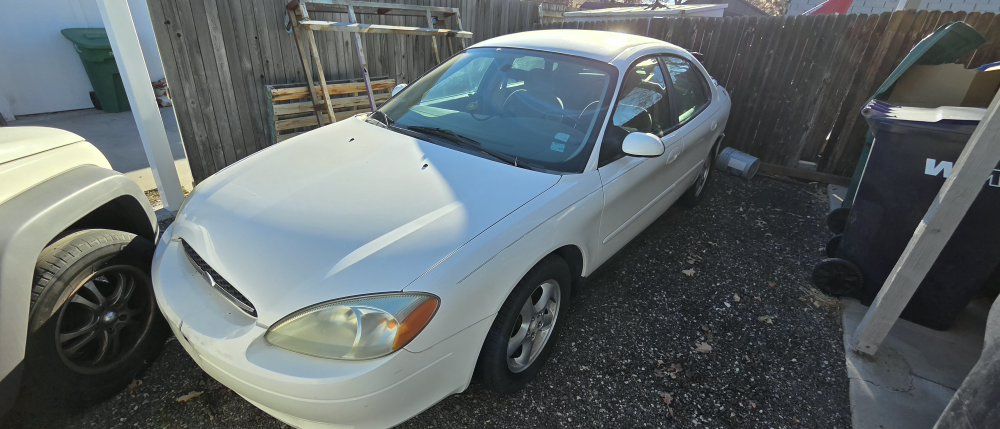 2003 Ford Taurus