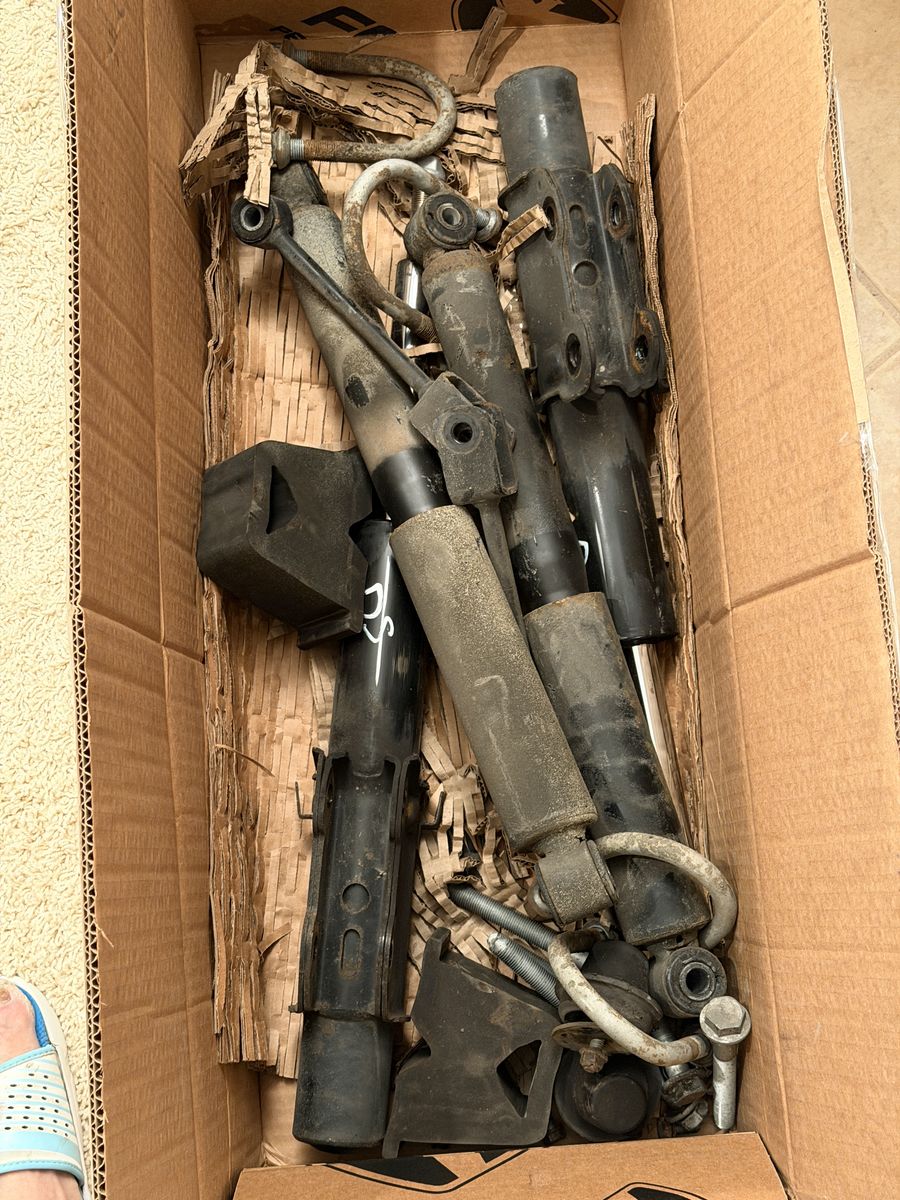2017 Mercedes Benz Sprinter 2500 Struts
