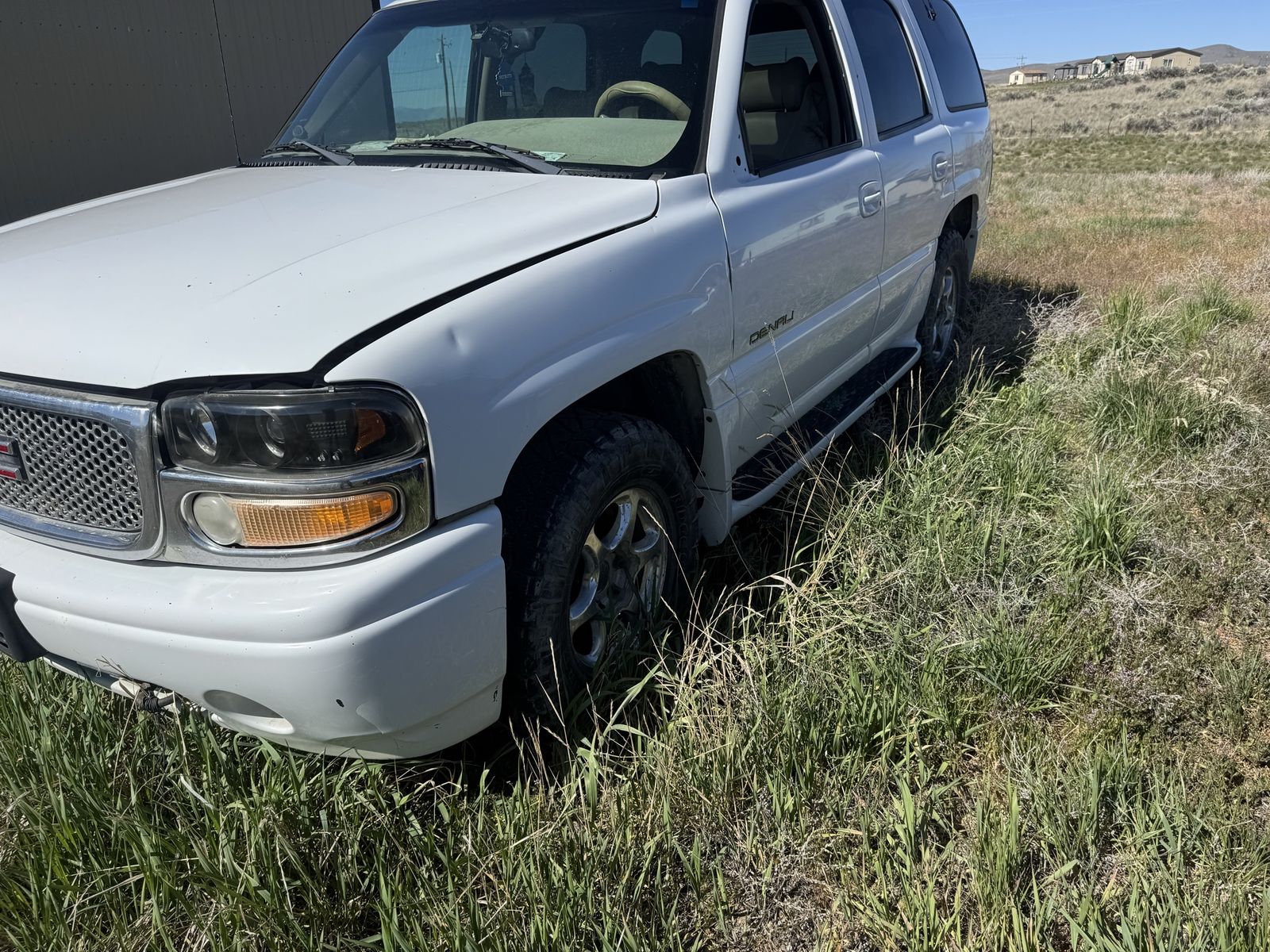 2001 Yukon Denali body and interior