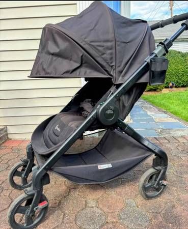 ergobaby reversible full-sized stroller