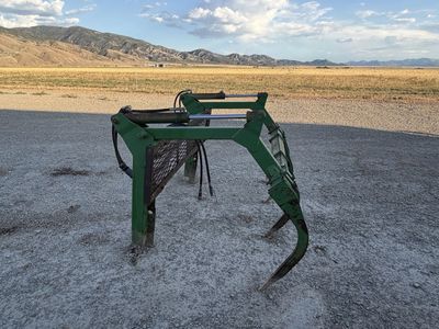 John Deere grapple