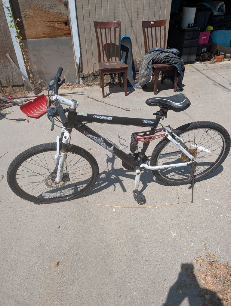 Genesis V2100 26" Full Suspension Mountain Bike