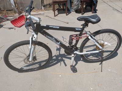 Genesis V2100 26" Full Suspension Mountain Bike