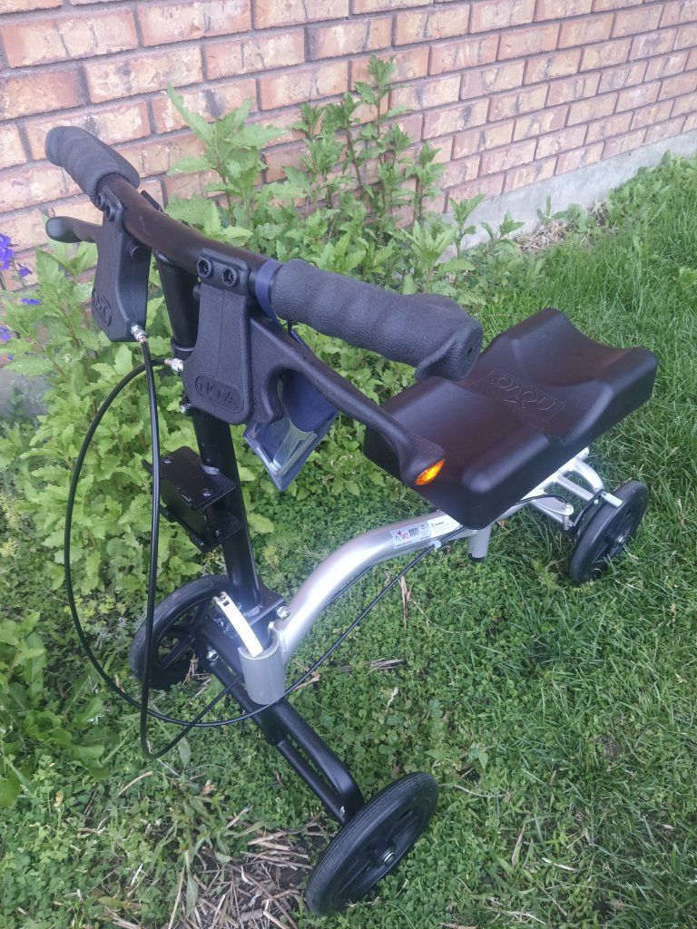 Nova knee Scooter