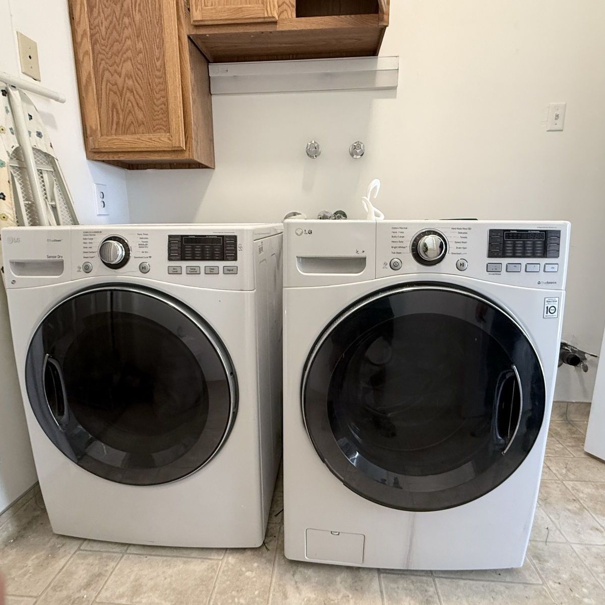LG Washer and Dryer Combo - White
