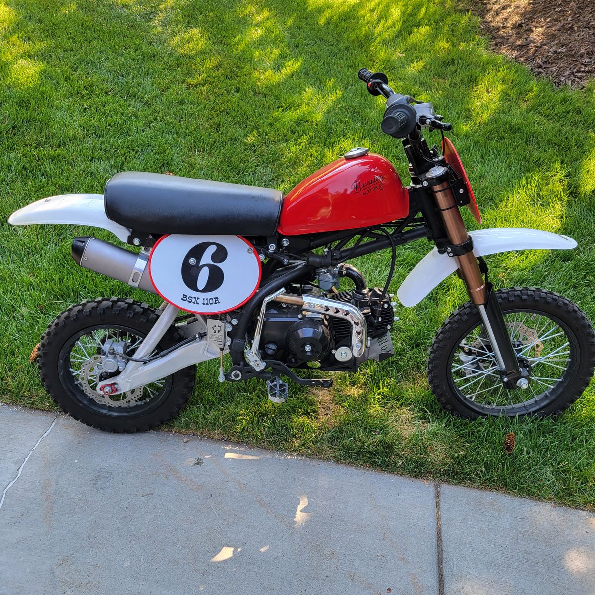 Buscadero 110cc pit bike electric start