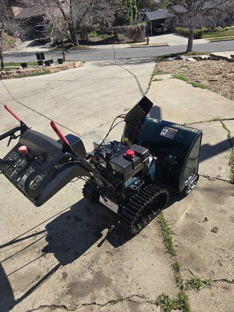 Craftsman 9/28 2 stage Tracked snowblower
