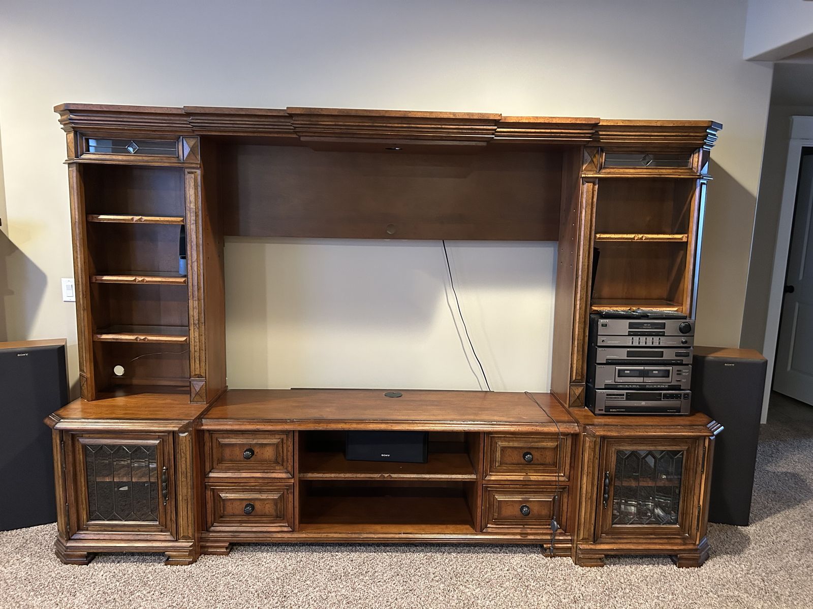 Entertainment center