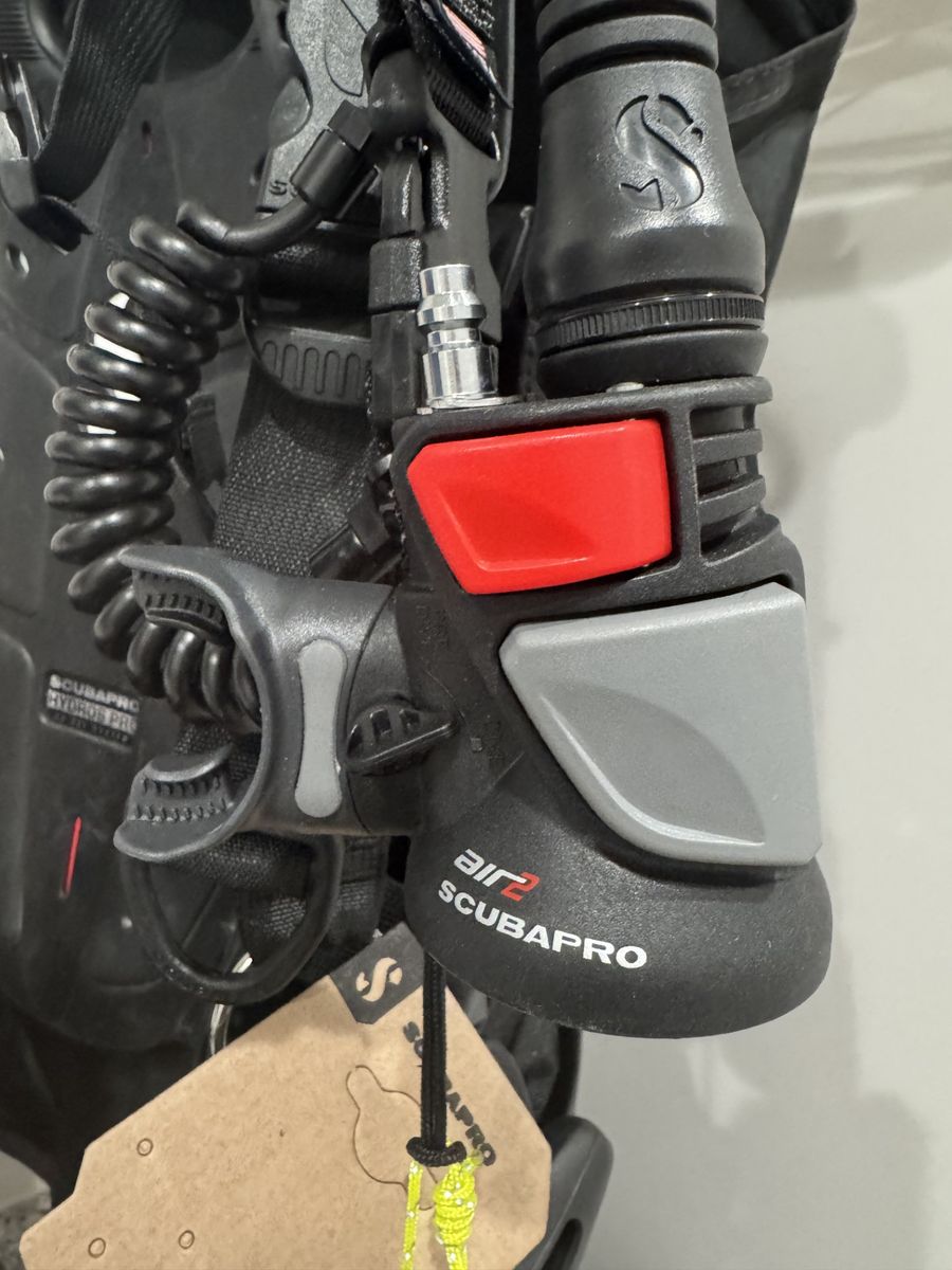Scubapro AIR2 5th Generation BCD Power Inflator and Backup Regulator
