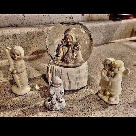 Angels & Snow Globe Figurines Set - Christmas Decor