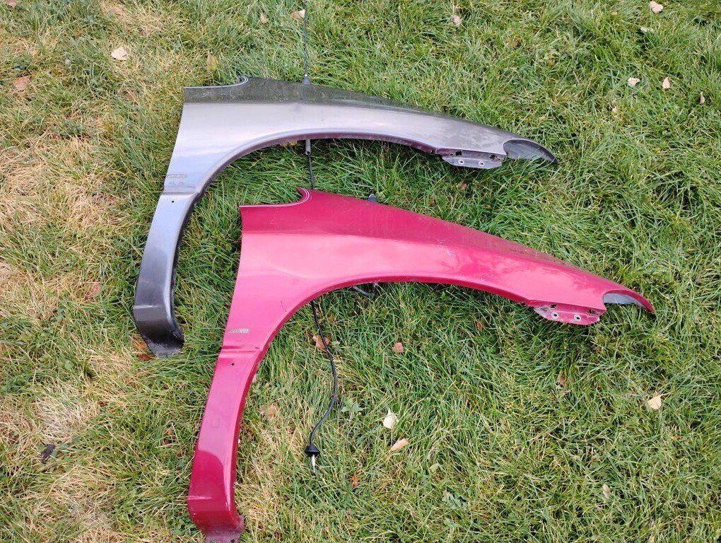 1999 Chrysler Town & County Fenders Drivers Passenger Front