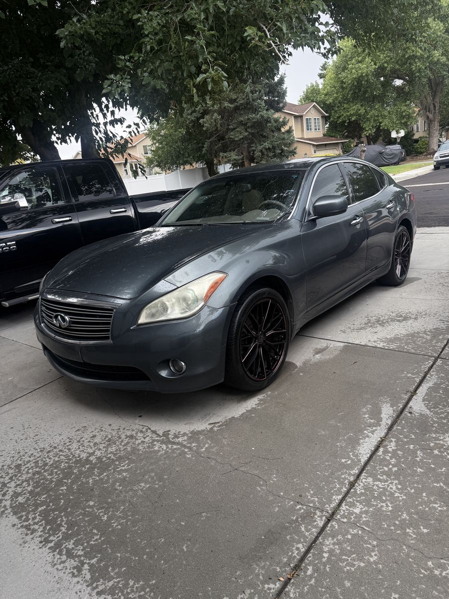 2011 Infiniti M37 x