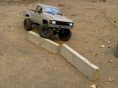 1/10 Scale Cement Barriers