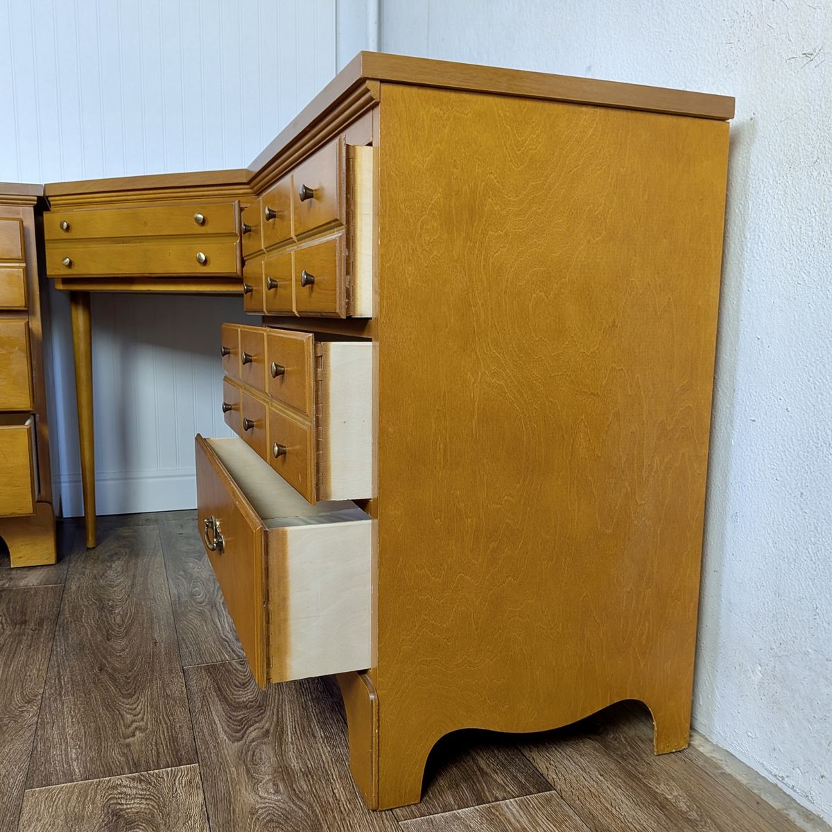 Main image 7