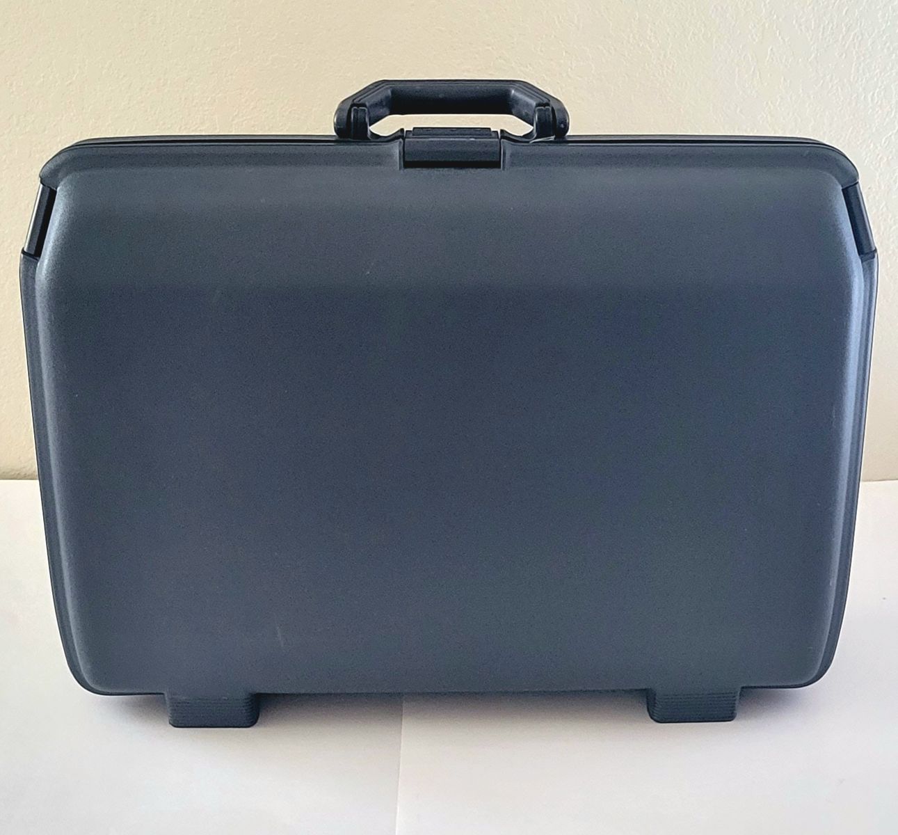 STYLISH SAMSONITE OYSTER HARD SHELL SUITCASE MEDIUM