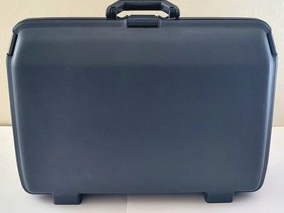 STYLISH SAMSONITE OYSTER HARD SHELL SUITCASE MEDIUM