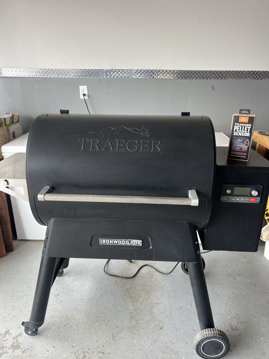TRAEGER IRONWOOD 885