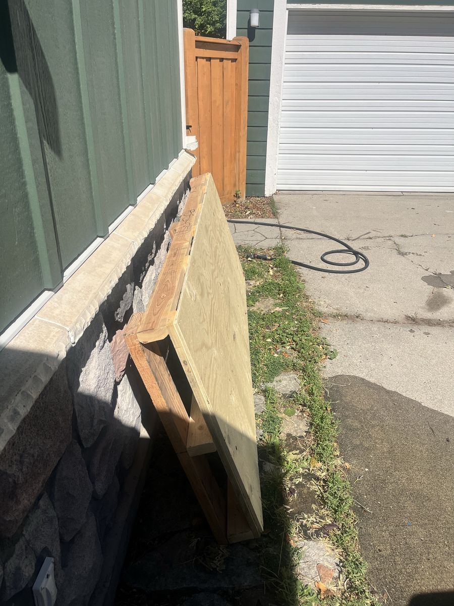 Free- Plywood Sheet Pallet - 3x8 ft