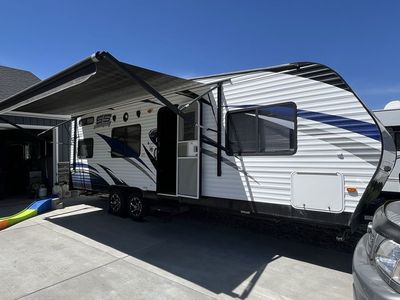 2016 Pacific Coachworks Sand Sport SS FBX Toy Haluer Camping Trailer