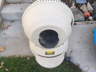 Automatic cat litter box Litter Robot
