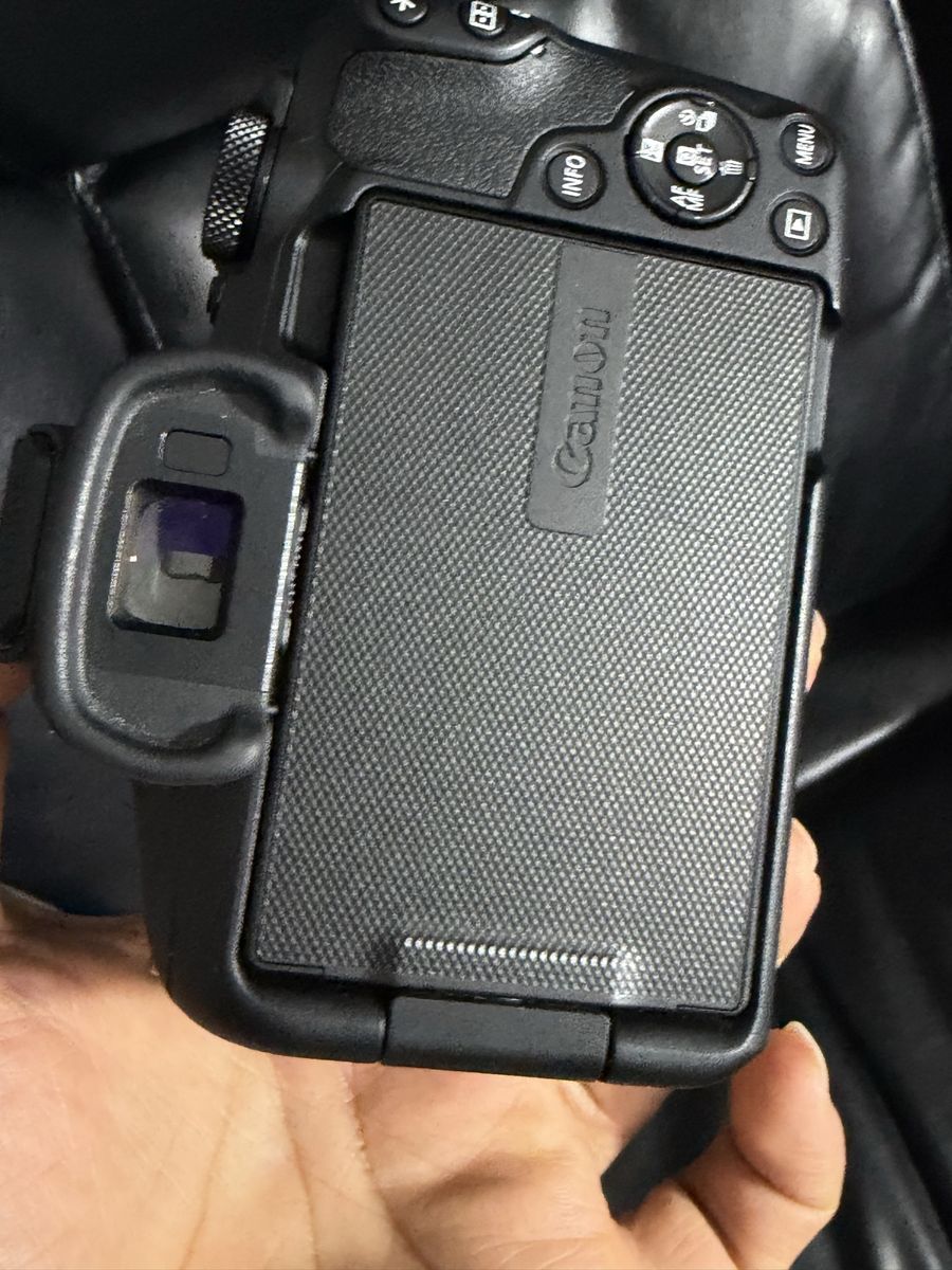 Canon R50, 18-45mm stm like new 