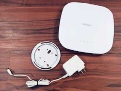 Netgear WiFi Access Point with included Powerline Adapter