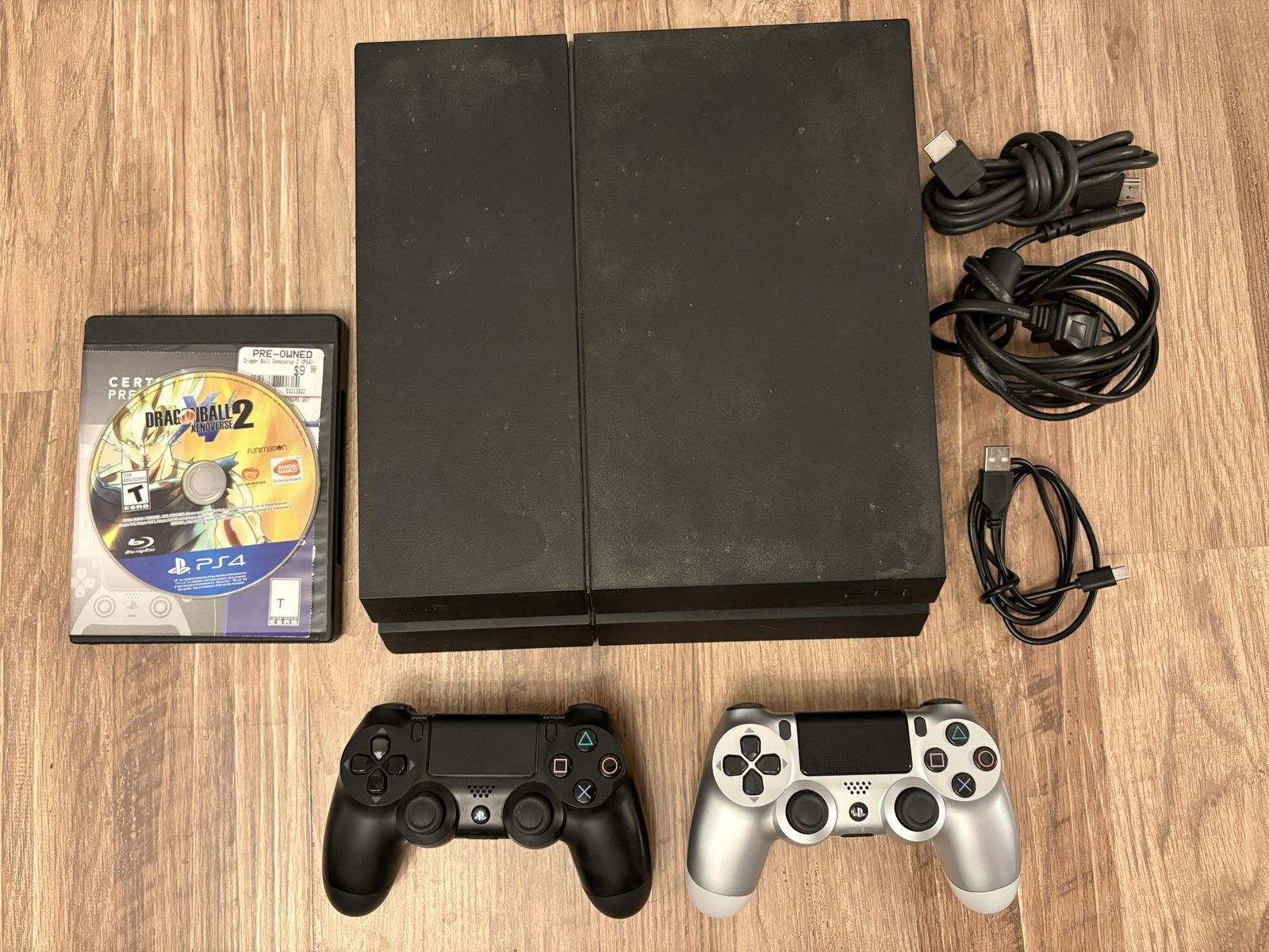 PlayStation 4 - PS4 w/ 2 controllers & Dragonball Z Xenoverse 2