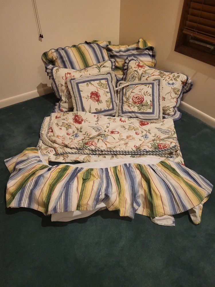 Queen size bedding set