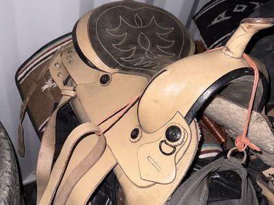 Super Light Weight 15 In Saddle