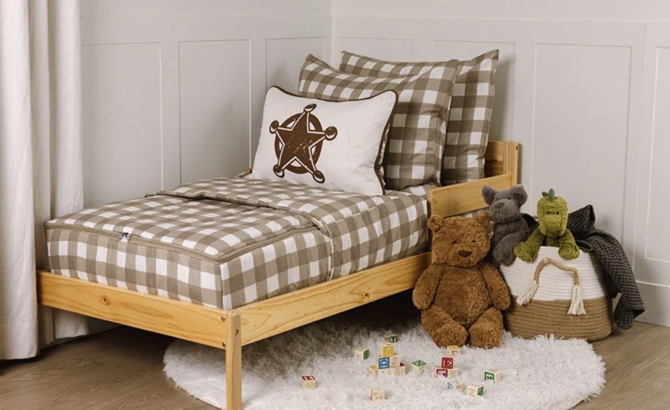 New Toddler Wooden Zippered Beddys Bedding  Brown and White Gingham Bedding Set Fits toddler mattress crib size
