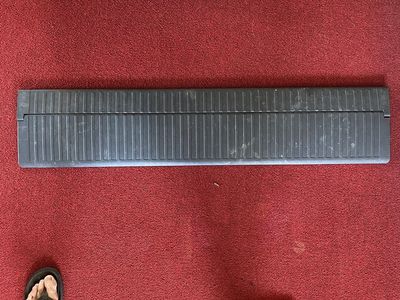 Land Cruiser 200 Series Tailgate Gap Cover
