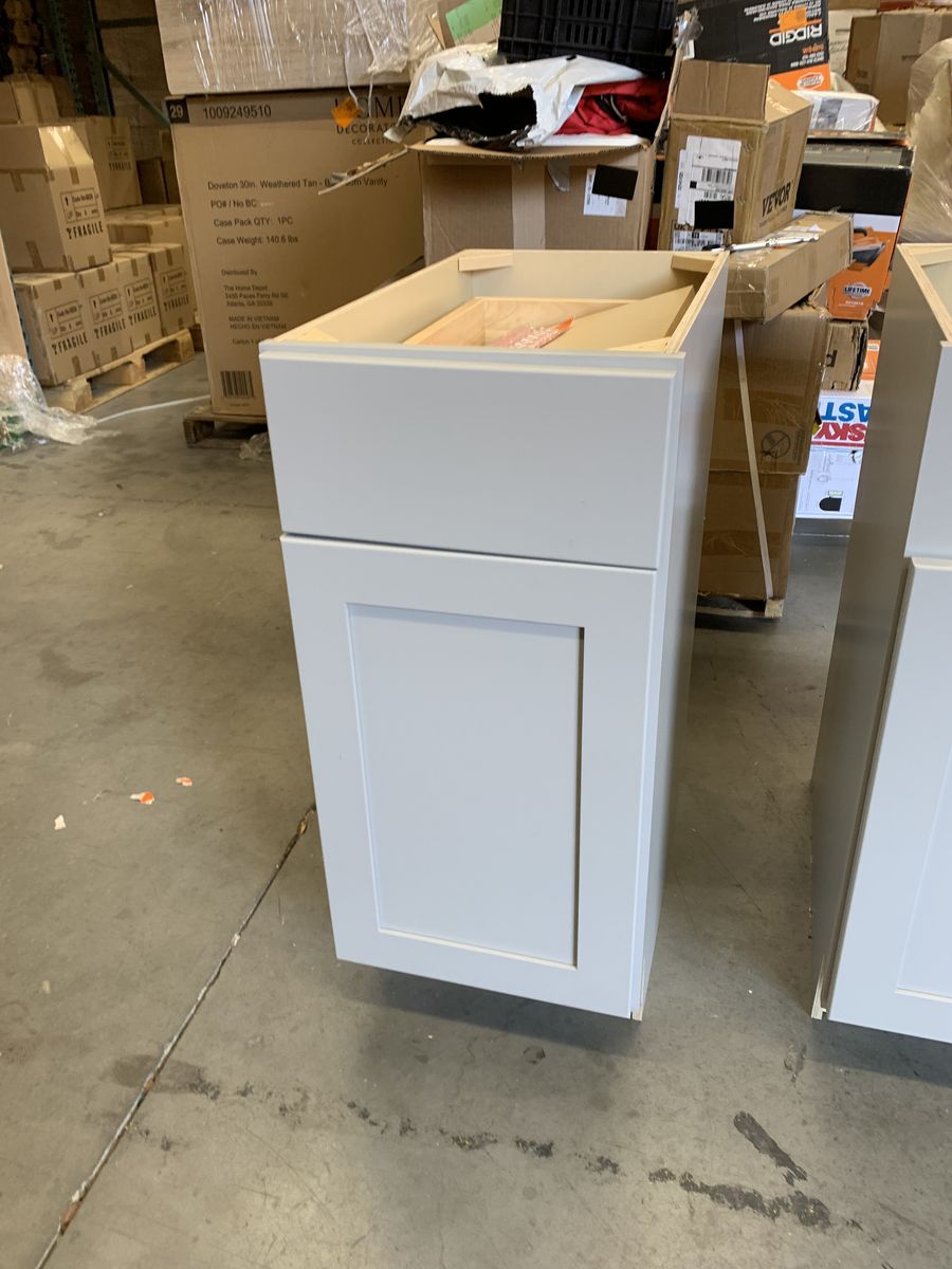 Hampton Bay Avondale 15 in. W x 24 in. D x 34.5 in. H Plywood Shaker Base Kitchen Cabinet in Dove Gray