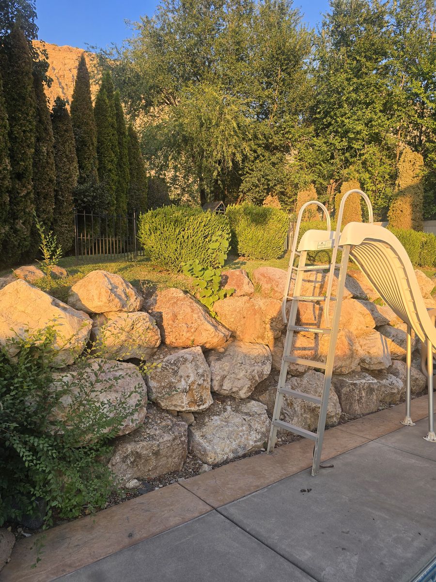 Retaining rock walls landscape walls/rocks