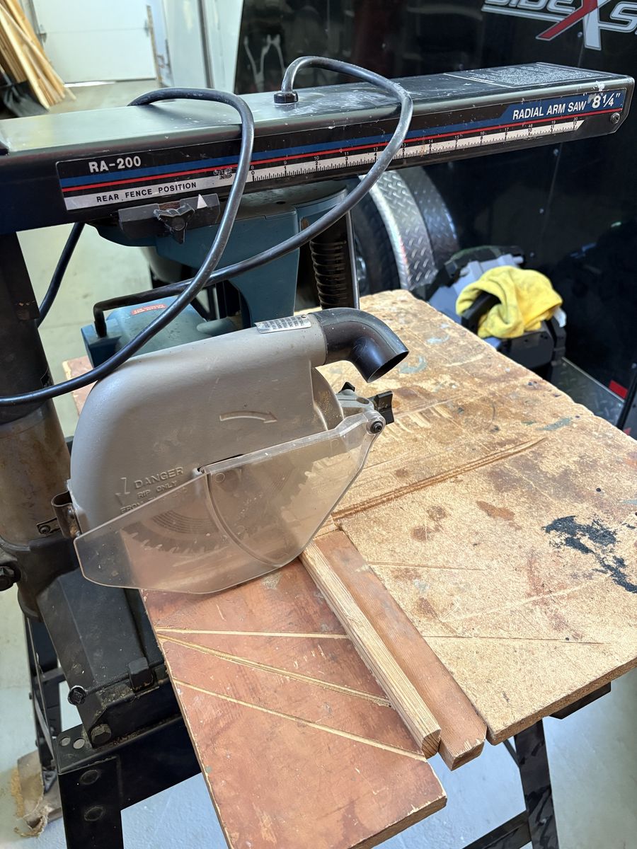 RA-200 8 1/4" Radial Arm Saw with New Blade - Works Great!