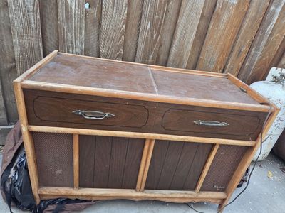 Vintage Magnavox stereophonic high fidelity Console