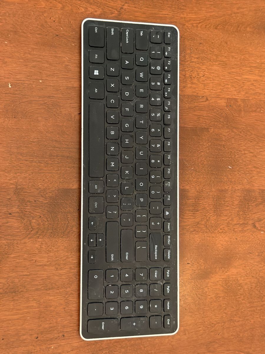 Dell KM714 Wireless Slim Desktop Keyboard – Black/Silver