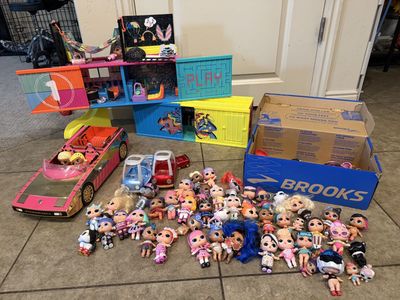 LOL Doll clubhouse & doll set