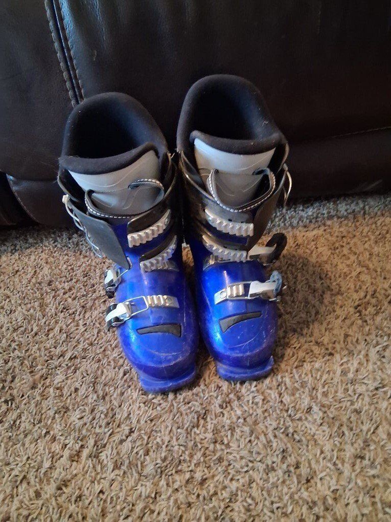 Rossignol ski boots youth