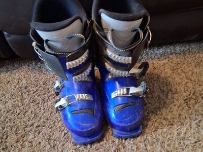 Rossignol ski boots youth