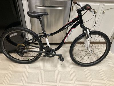 Specialized Hotrock 24inch Kids Mountain Bike