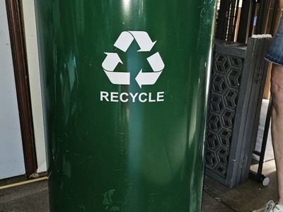 Large Green Recycle Bin with Removable Lid & Inner Liner - Commercial Grade