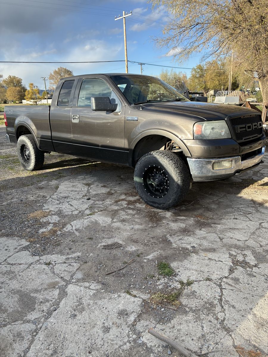 2005 FORD F150 Lariat