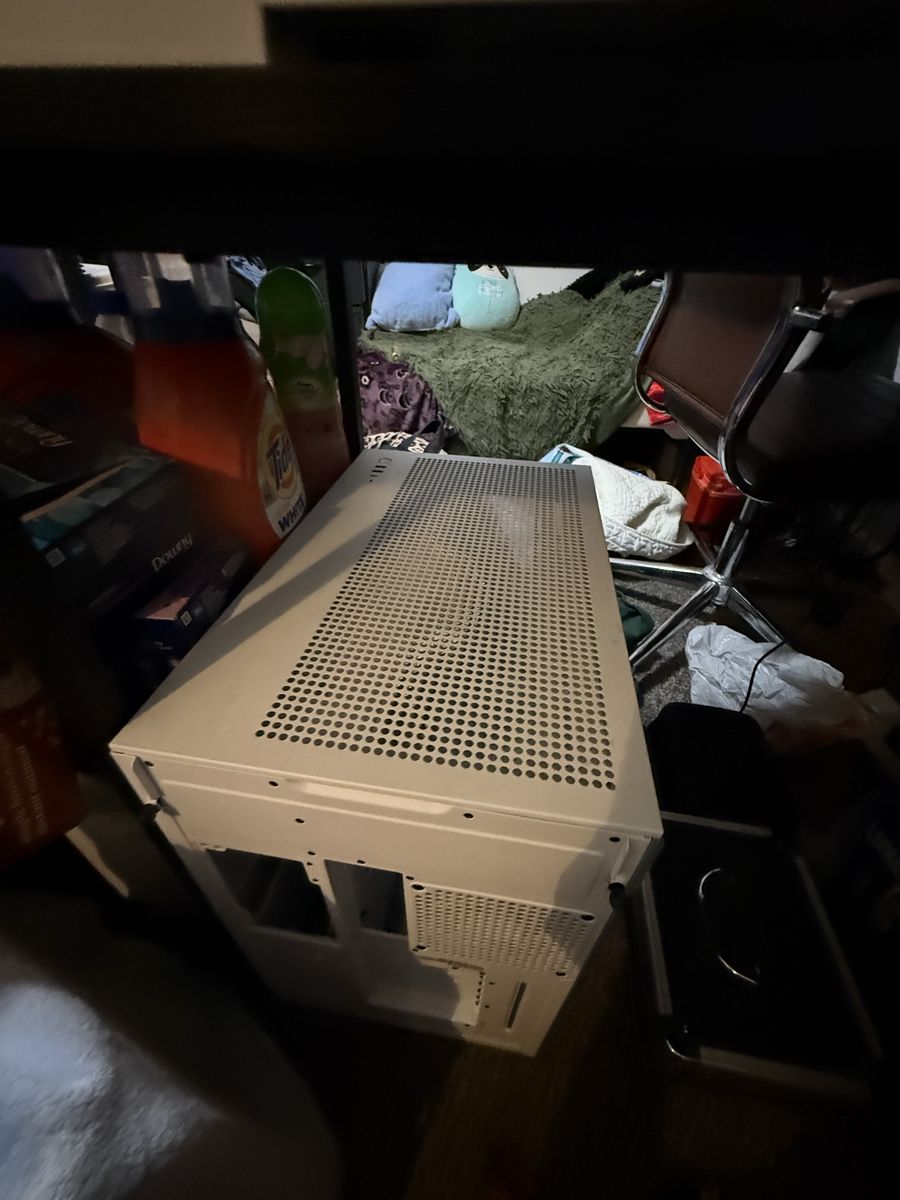 Main image 3
