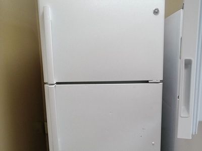 Clean 17 cf Refrigerator~Works Great~90 Day Guarantee